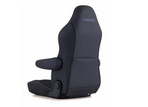 STREAMS CRUZ Tough Leather Black | BRIDE's Sport Seats lineup for